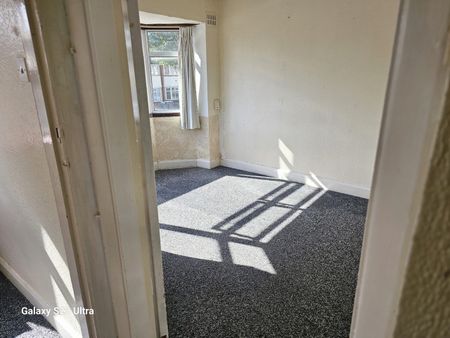3 Bed Semi-Detached House, Pendragon Road, B42 - Photo 2