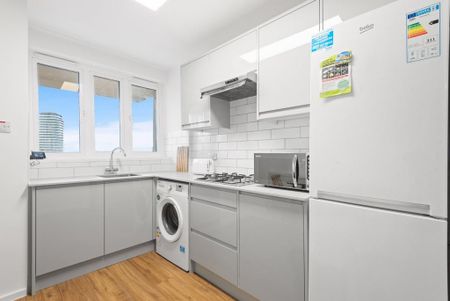 2 bedroom flat to rent - Photo 2