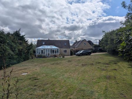 3 bedroom detached house to rent - Photo 3