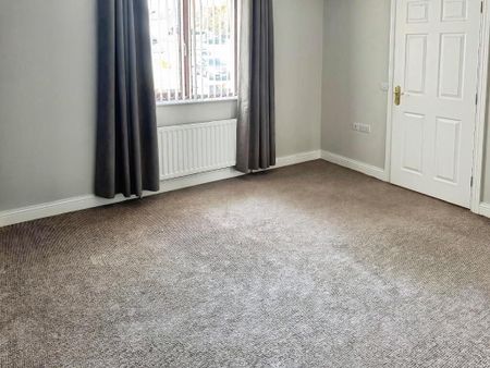 26a Churchill Place, Waringstown, Craigavon, BT66 7QS - Photo 4