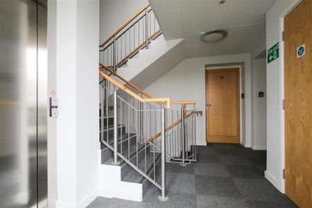 Studio to rent - Photo 5