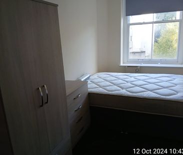 Student Properties to Let - Photo 3