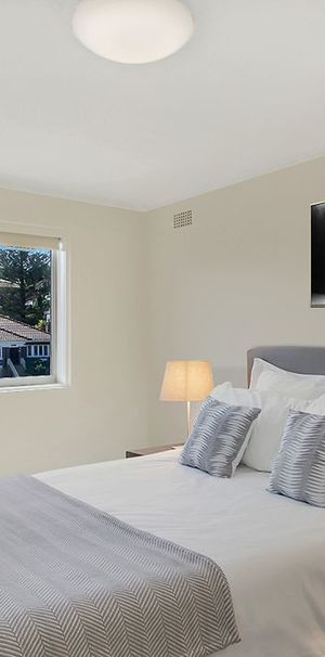 Renovated 2 bedroom apartment in fabulous location! - Photo 1