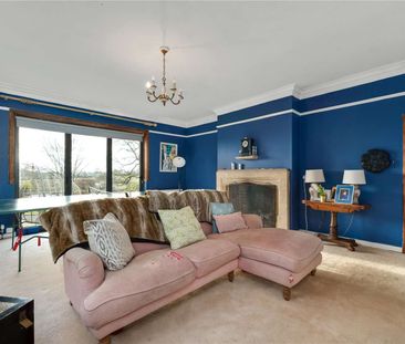 Understood to date from 1905, West End House has been in the same f... - Photo 3