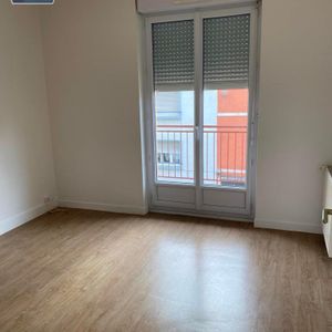 Location Appartement 4 pièces 79m² ST NAZAIRE 44600 - Photo 2