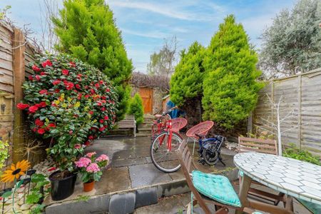 Coombe Road, W4 2HR, London - Photo 2