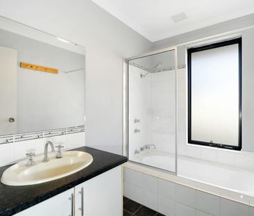 Spacious & Modern 4x2 Family Home in Prime Byford Location! - Photo 4