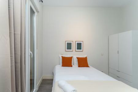 Calle de Blasco de Garay, Madrid, Community of Madrid 28015 - Foto 3