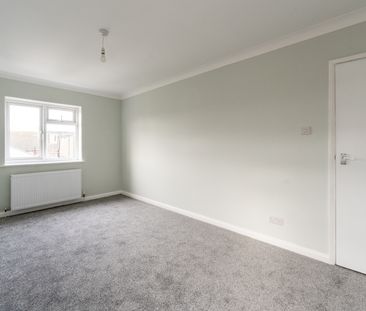 2 bedroom apartment to rent Tennyson Road, Worthing, BN11 - Photo 4