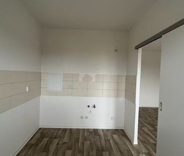 Sanierte 2 Raum-Wohnung mit Balkon und Badewanne - Photo 4