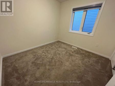 7 ESTHER CRESCENT - Photo 2