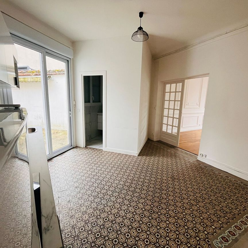 Location Appartement 2 pièces 61m² - Photo 1