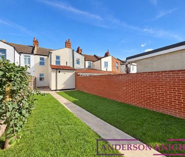 4 bedroom terraced house to rent - Photo 1