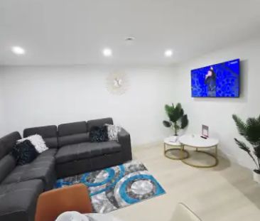 Cozy Modern & Spacious 2 bedrooms in SW | Calgary - Photo 1
