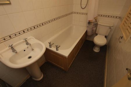 2 bedroom House To Let - Photo 5
