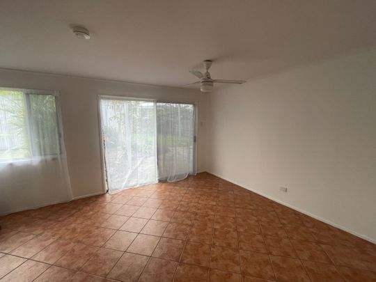 11 Teal Street, Slade Point - Photo 1