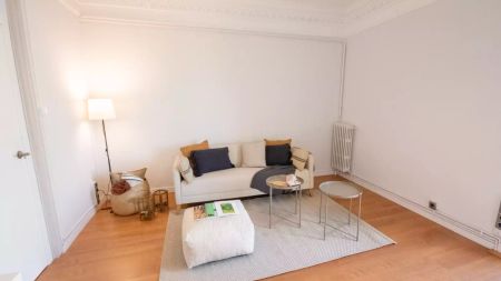 Room in a shared 6-bedroom apartment for rent in El Putget i Farró, professionals and students - Photo 5