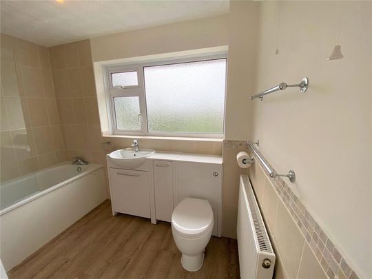 3 bedroom semi-detached house to rent - Photo 1