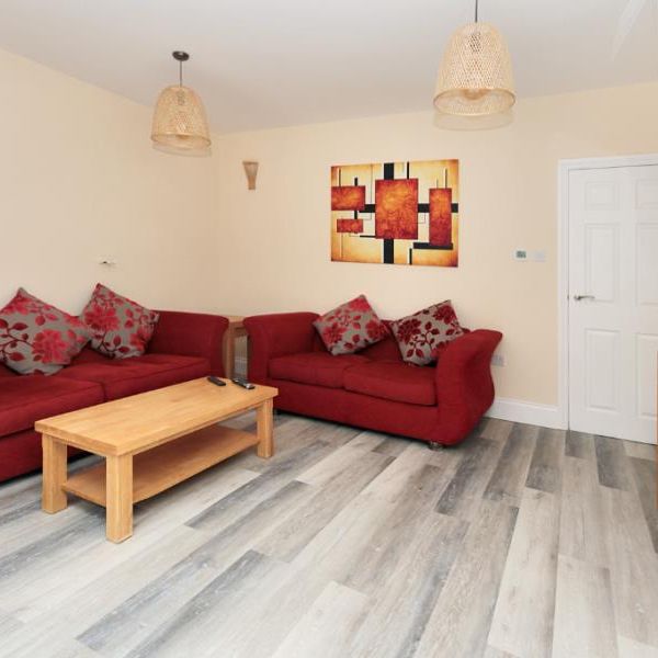 Burney Avenue, Surbiton, KT5 - Photo 1