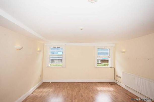 2 bedroom property to rent in London - Photo 1