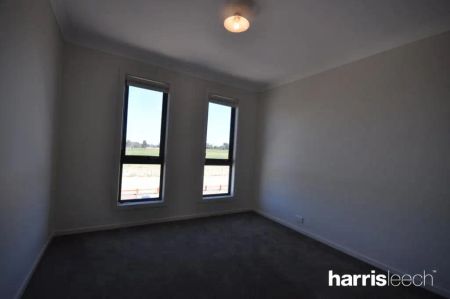 34 Valencia Boulevard, Doreen VIC 3754 - Photo 4