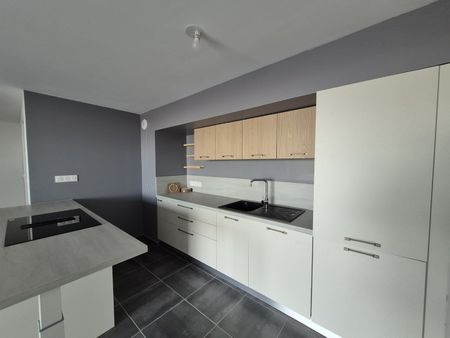 Location Appartement 3 pièces 96m² ST OMER 62500 - Photo 2