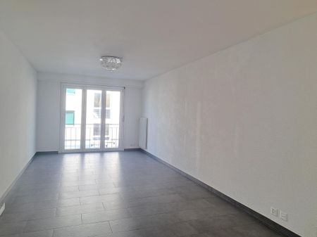JOLI 3 PIECES RENOVE DANS IMMEUBLE AVEC ASCENSEUR - Foto 2