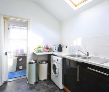 2 bedroom maisonette to rent - Photo 6