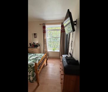 2 Bed Flat, Colchester House, SW8 - Photo 5