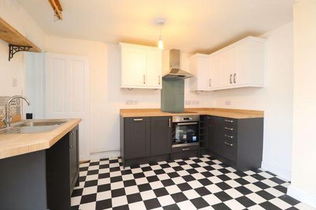 3 bedroom terraced house to rent - Photo 4