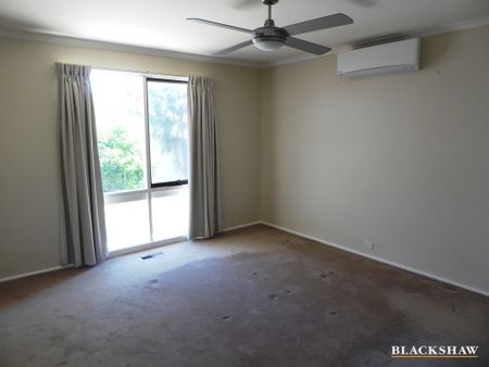 7 Clement Place, Macgregor ACT 2615 - House For Rent | Domain - Photo 4