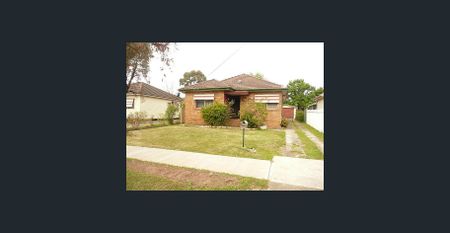 3 BEDROOM CHARMING FAMILY HOME - Photo 3