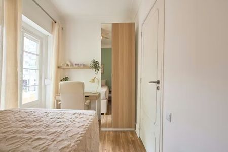 Avenida de Roma, Lisbon, Lisbon 1000-195 - Photo 3