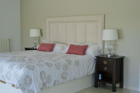 Luxury Villa for rent in Nueva Andalucia, Spain - Photo 2