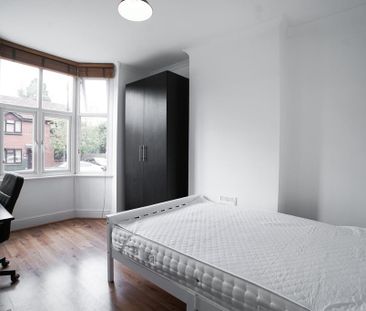4 bedroom terraced house to rent - Photo 1