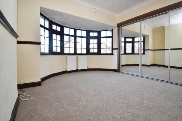 Semi-detached House to rent - Charmouth Road, Welling, DA16 - Photo 1