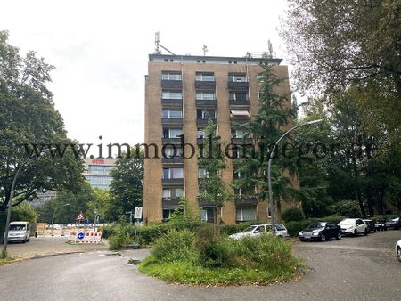 Bramfeld bei OTTO - Hochhaus im 1.OG - Neu renoviertes 1-Zimmer-Apartement mit Balkon - ab sofort - Foto 3