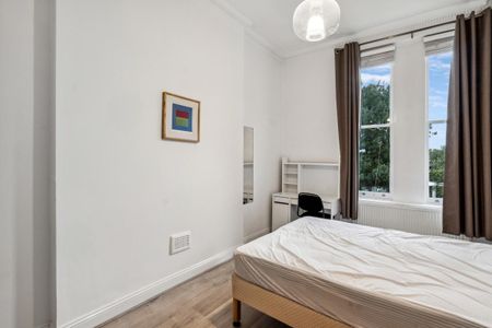 2 bedroom flat in Ladbroke Grove - Photo 4