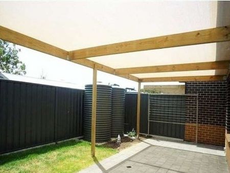 Modern 3 Bedroom Family Home - Photo 4