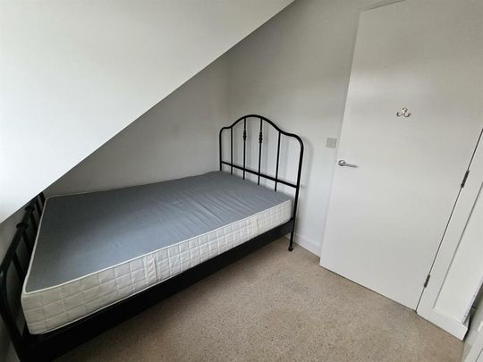 4 bedroom semi-detached house to rent - Photo 1