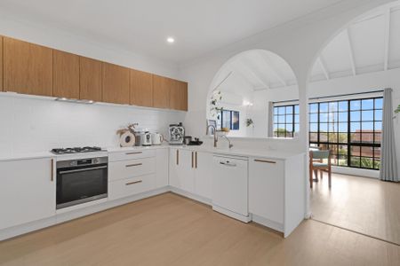 Immaculate Family Home With Self-Contained Studio - Photo 5