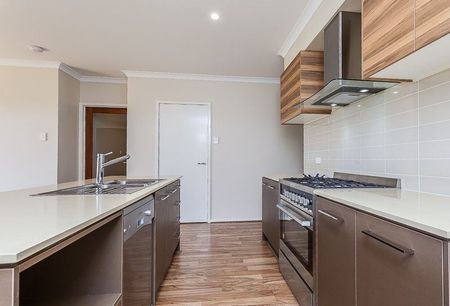 Comfort, Style and Convenience Under One Roof! - Photo 2