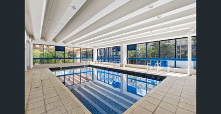 CONVENIENT AND CENTRAL LOCATION - STUNNING VEIWS - SUPER SIZED APARTMENT - FULLY FURNISHED - Photo 3