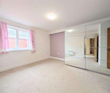 Oliver Court, Patricia Close, Cippenham, SL1 - Photo 2