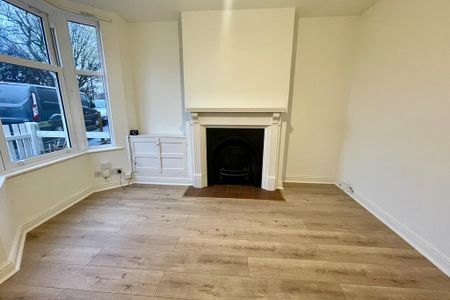 3 bedroom terraced house to rent - Photo 2