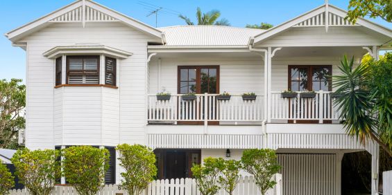Architecturally Renovated Family Home with City Views, Pool and Premium Finishes - Photo 3