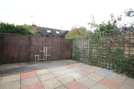 2 bedroom terraced house to rent - Photo 2