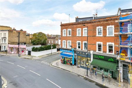 3 bedroom flat to rent - Photo 4