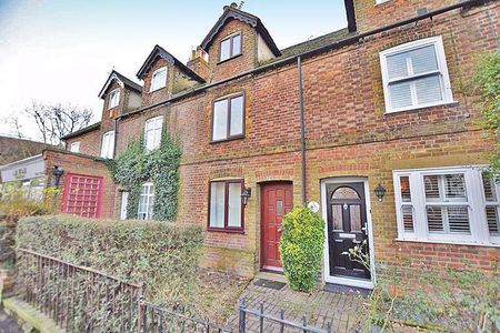 3 bedroom terraced house to rent - Photo 4