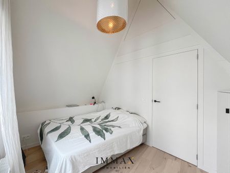 Uniek bemeubeld triplex appartement met 4 slaapkamers - Photo 3